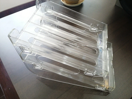Slope-Display-Rack-for-Chocolate